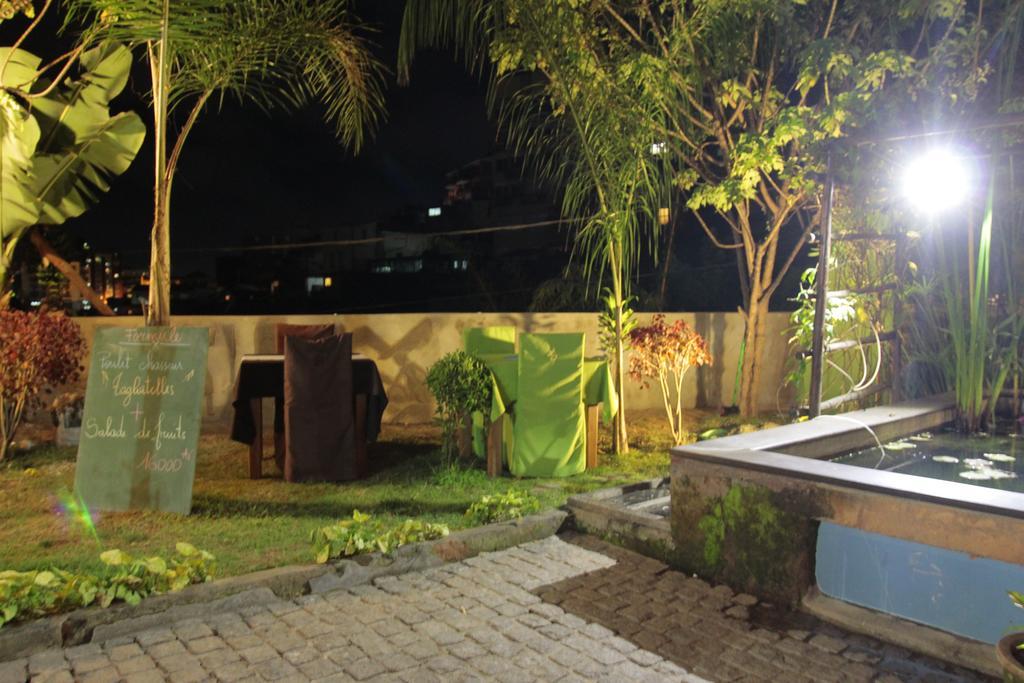 Le Lotus Bleu Hotel Antananarivo Buitenkant foto